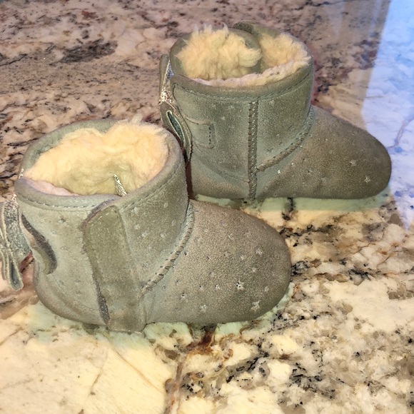 ๐HP๐ UGG Jesse Bow Starry Lite baby boots - Picture 4 of 10